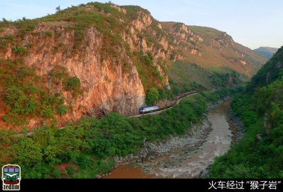 旧岁已展千重锦 只争朝夕启新程