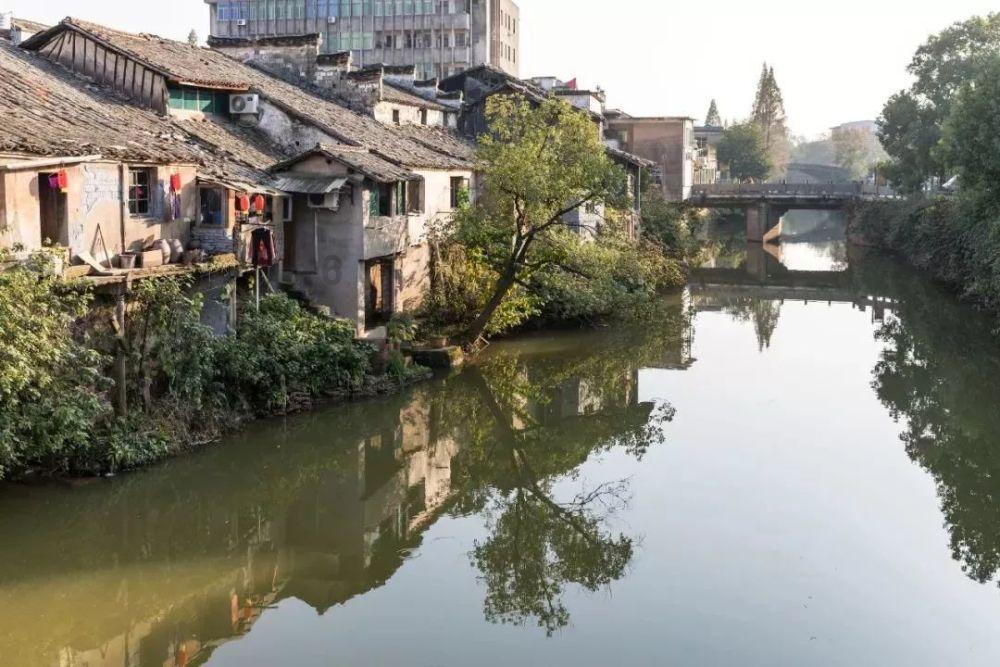 圣女战旗